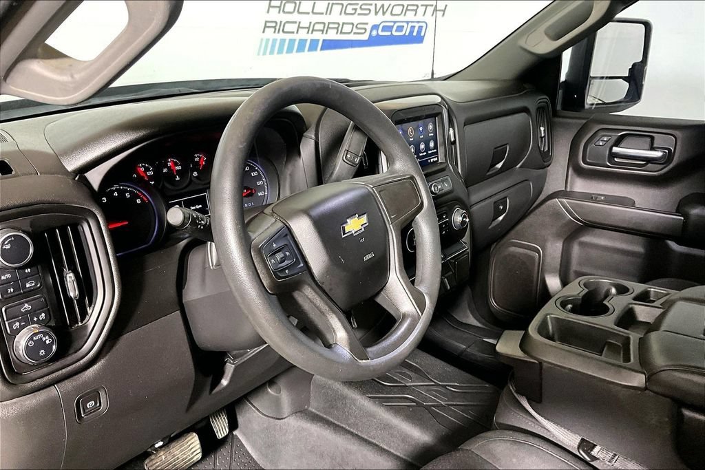 Used 2019 Chevrolet Silverado 1500 Custom w/ Custom Max Trailering Package AWD/4WD image 7