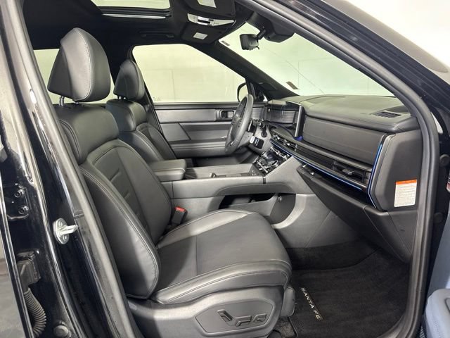 Used 2025 Hyundai Santa Fe Calligraphy AWD/4WD image 4