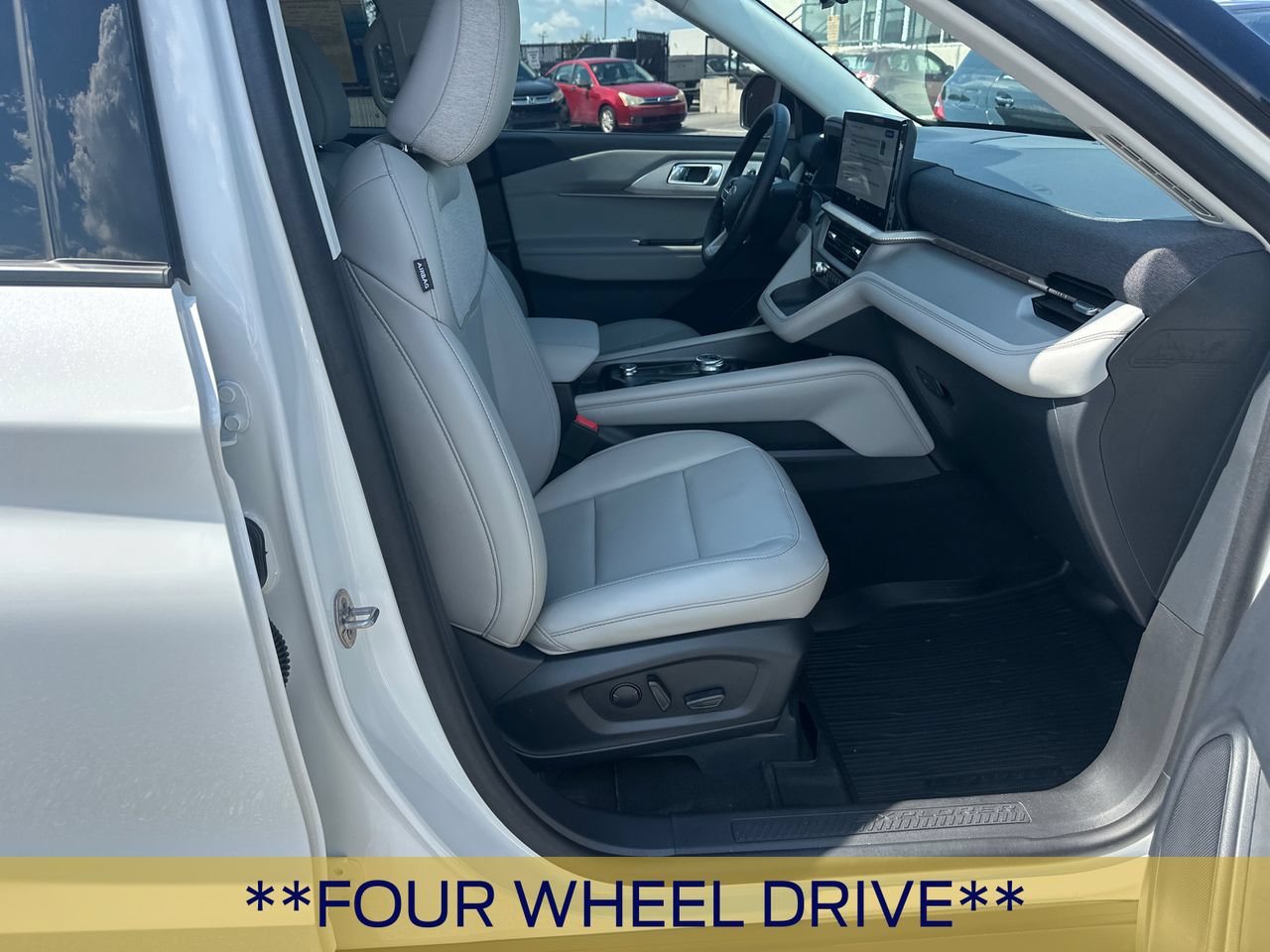 Certified 2025 Ford Explorer Active w/ Active Comfort Package AWD/4WD image 15
