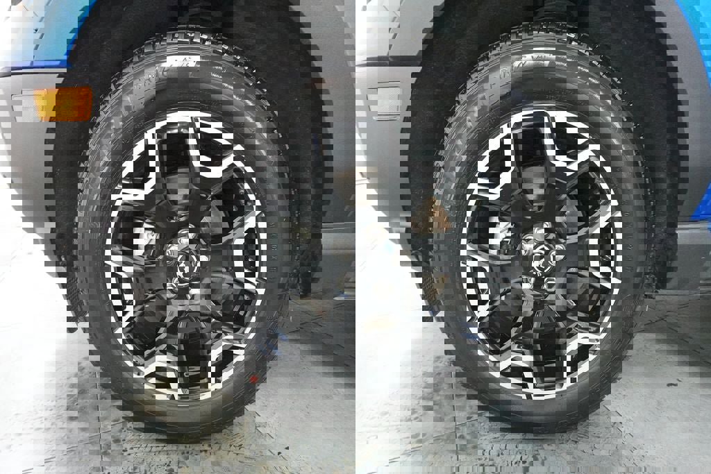 Certified 2025 Ford Bronco Sport Outer Banks w/ Outer Banks Tech Package+ AWD/4WD image 37