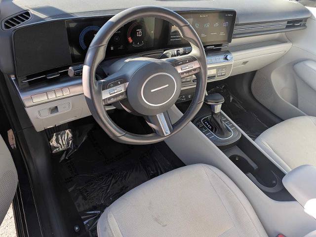 Used 2025 Hyundai Kona SEL AWD/4WD image 2