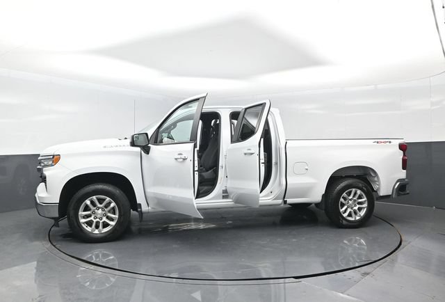 Used 2023 Chevrolet Silverado 1500 LT AWD/4WD image 26