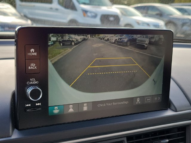 Used 2024 Honda Pilot Touring image 15