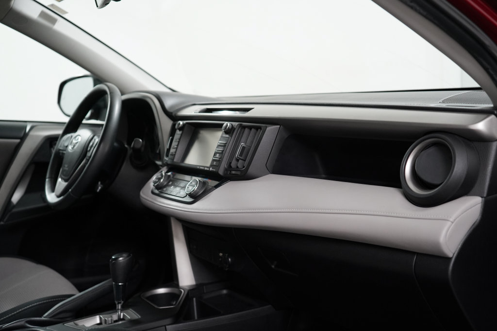 Used 2018 Toyota RAV4 XLE AWD/4WD image 23