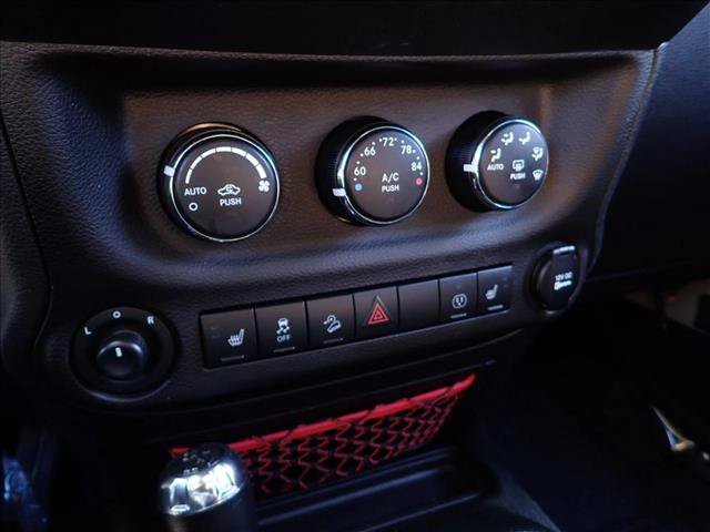 Used 2017 Jeep Wrangler Unlimited Rubicon AWD/4WD image 16