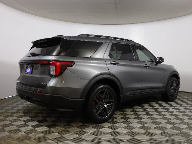 Certified 2025 Ford Explorer ST-Line w/ Premium Package AWD/4WD image 4