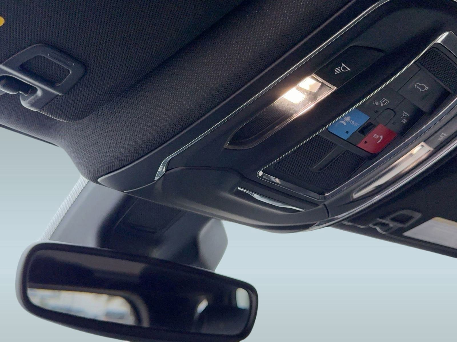 Used 2023 Jeep Grand Cherokee Altitude image 17