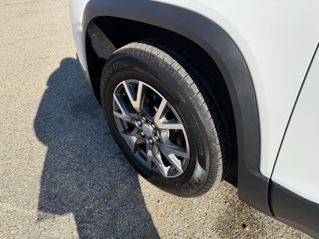 Used 2023 GMC Acadia SLT image 11