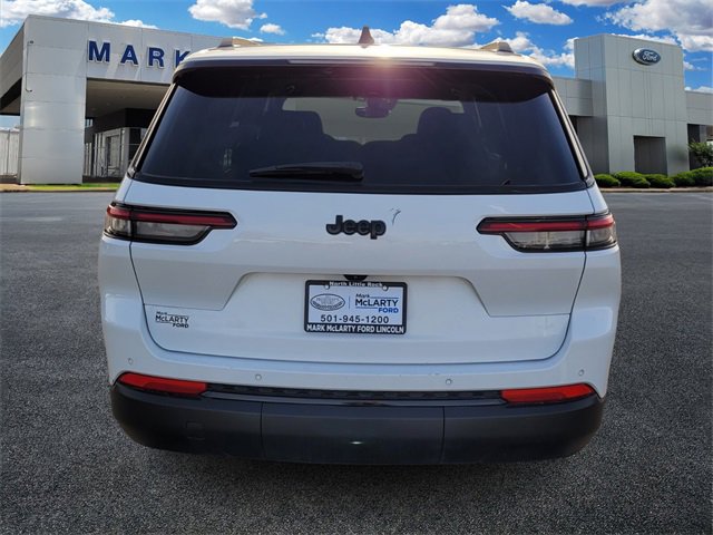 Used 2023 Jeep Grand Cherokee L Laredo image 4