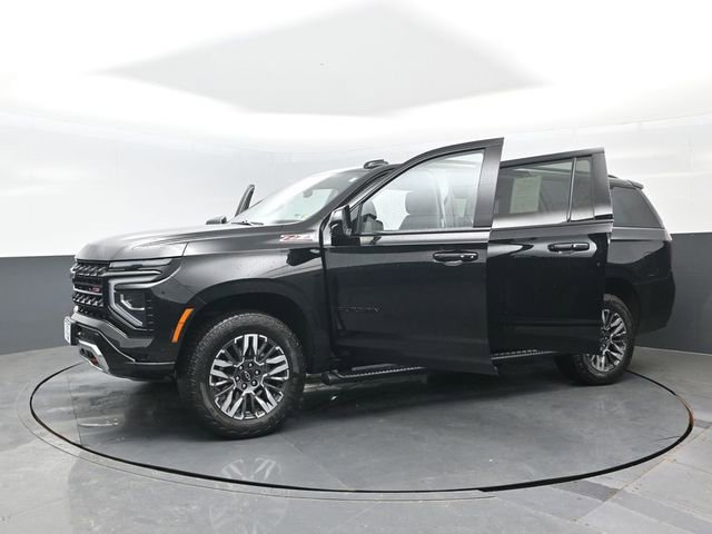 Used 2025 Chevrolet Suburban Z71 AWD/4WD image 29