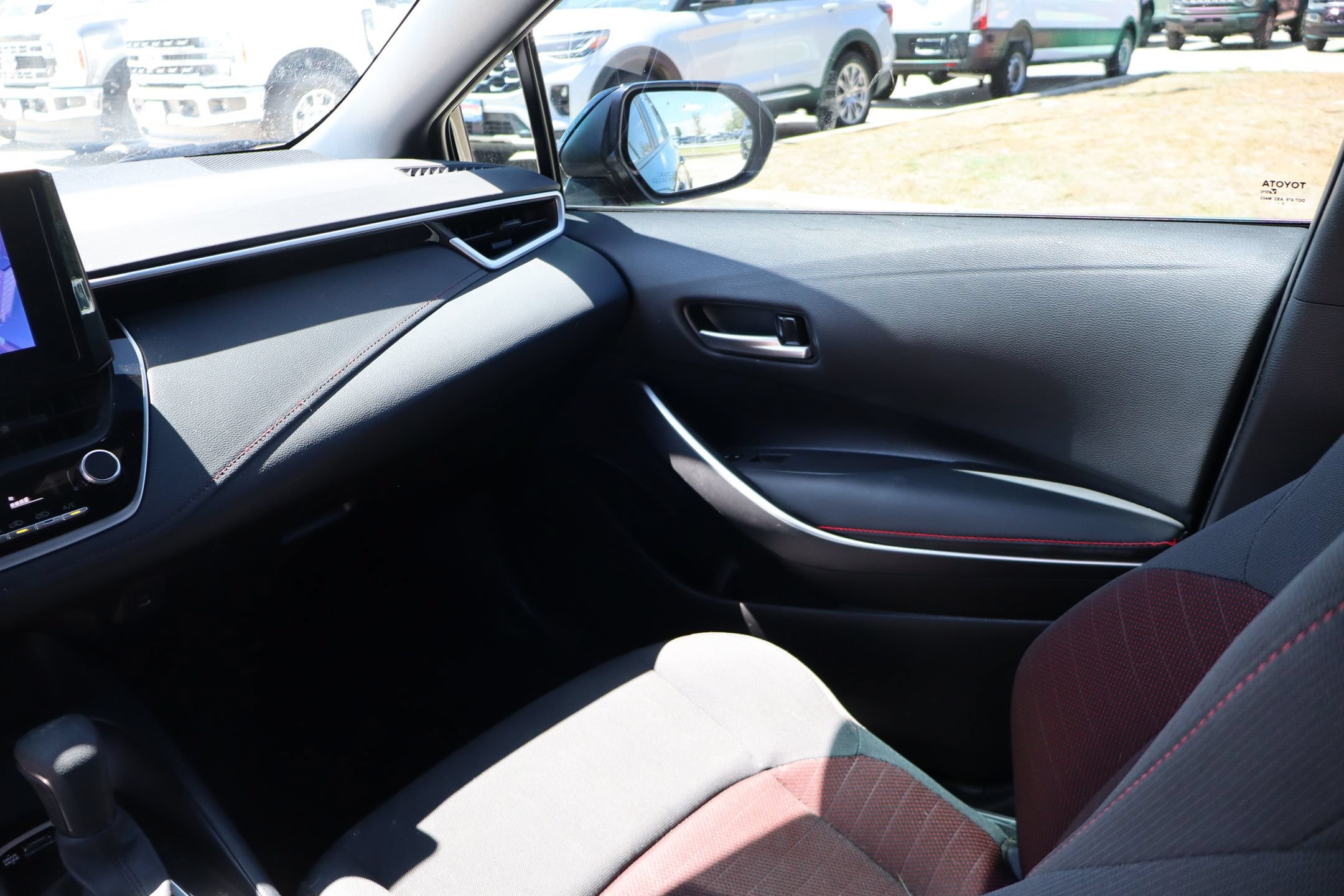 Used 2024 Toyota Corolla SE FWD image 23