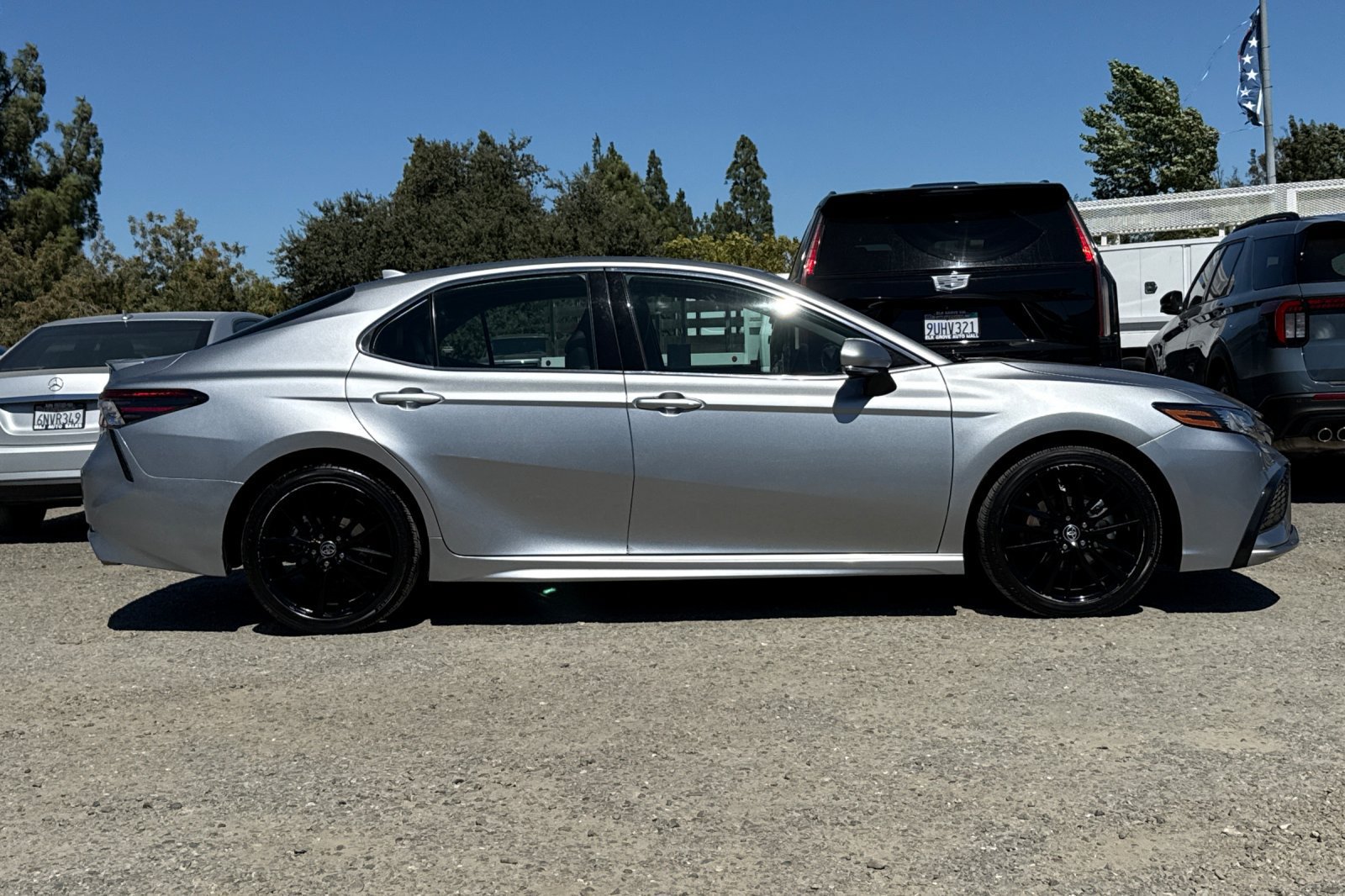 Used 2024 Toyota Camry XSE FWD image 3