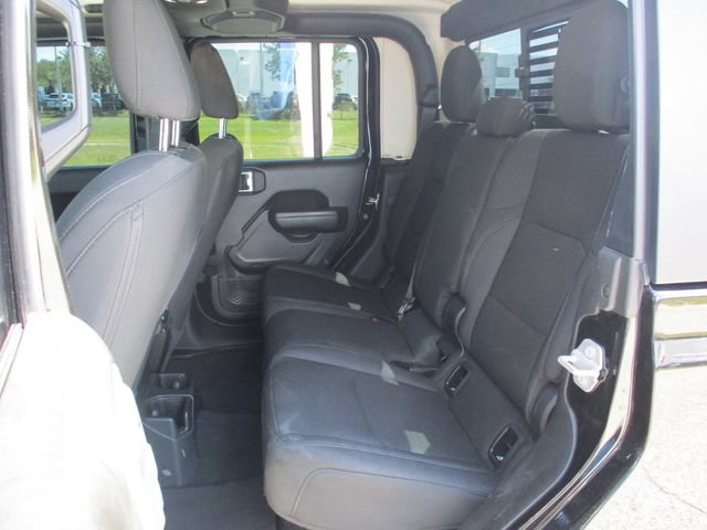 Used 2022 Jeep Gladiator Sport AWD/4WD image 15