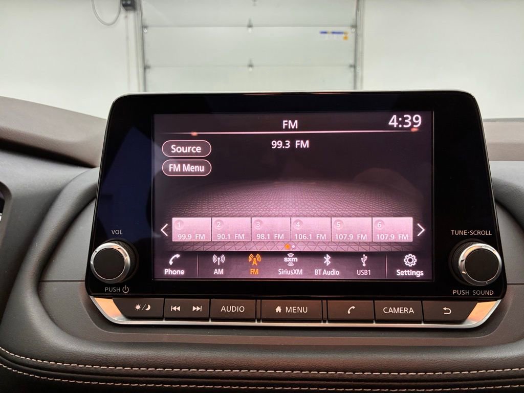 Used 2021 Nissan Rogue SL image 3