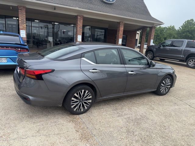Used 2024 Nissan Altima 2.5 SV FWD image 4