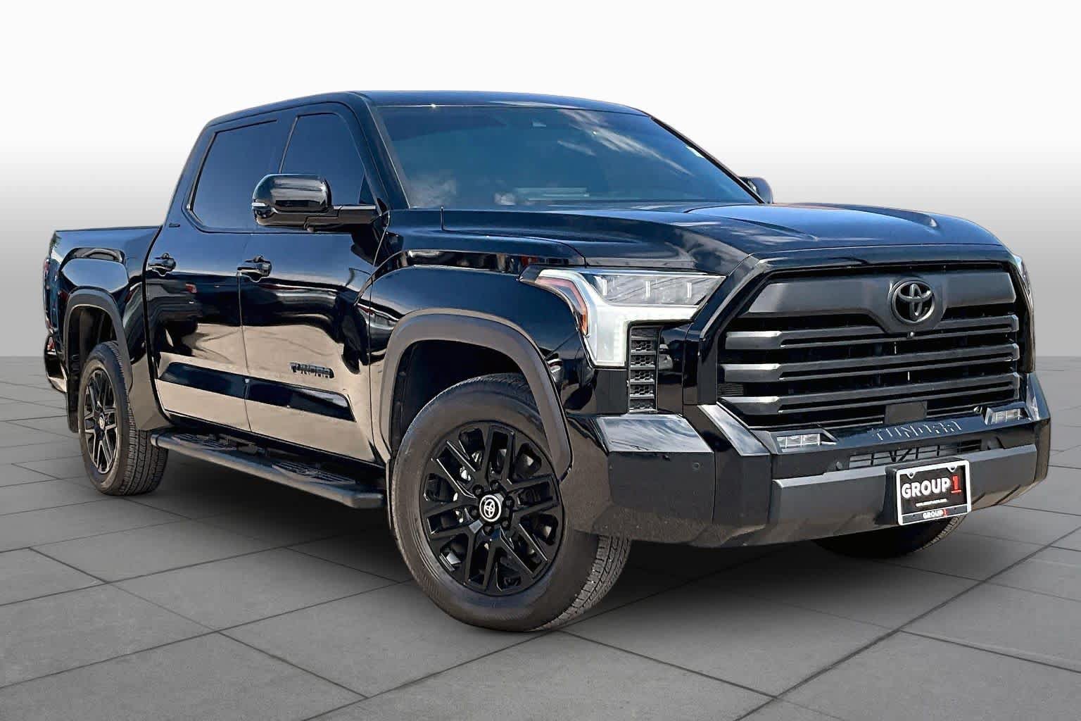Used 2025 Toyota Tundra Limited AWD/4WD image 3