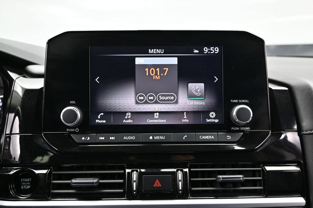 Used 2025 Nissan Pathfinder SV FWD image 29