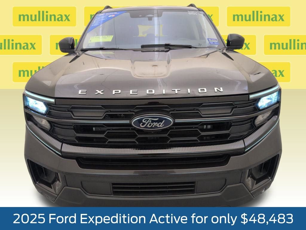 Certified 2025 Ford Expedition Active RWD image 13
