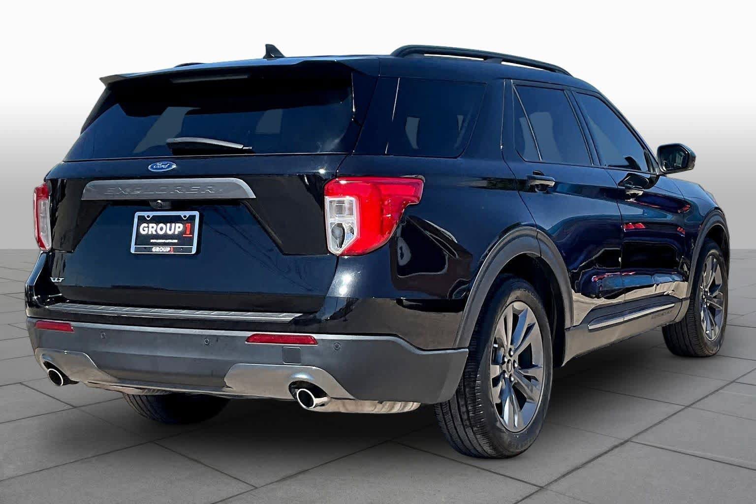 Certified 2022 Ford Explorer XLT w/ Equipment Group 202A RWD image 12