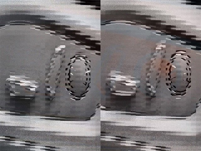 Certified 2022 Ford Explorer XLT w/ Equipment Group 202A image 11