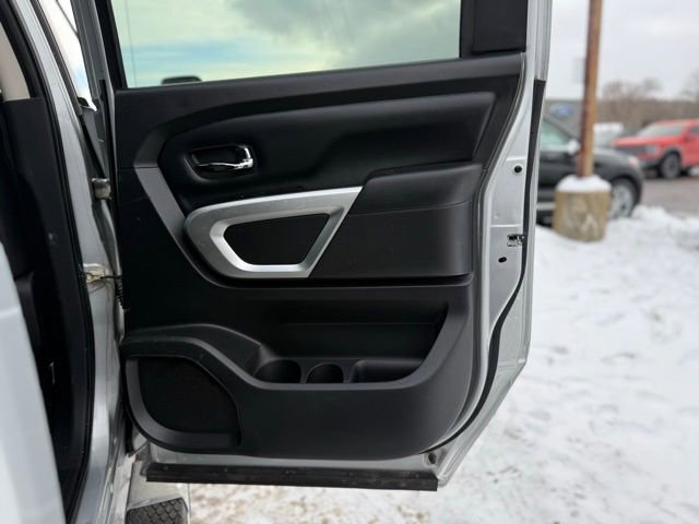 Used 2016 Nissan Titan XD image 15