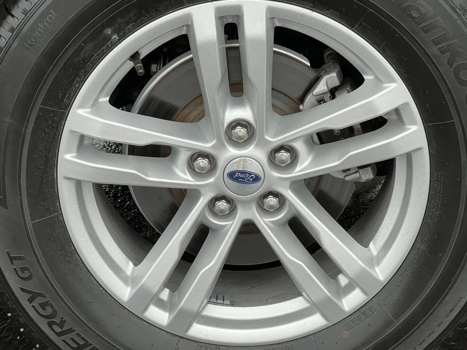 Certified 2023 Ford Explorer XLT w/ Equipment Group 202A image 9