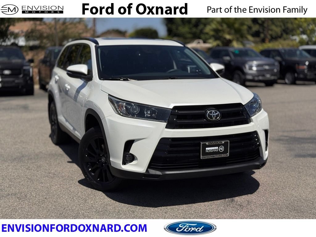 Used 2019 Toyota Highlander SE FWD image 1