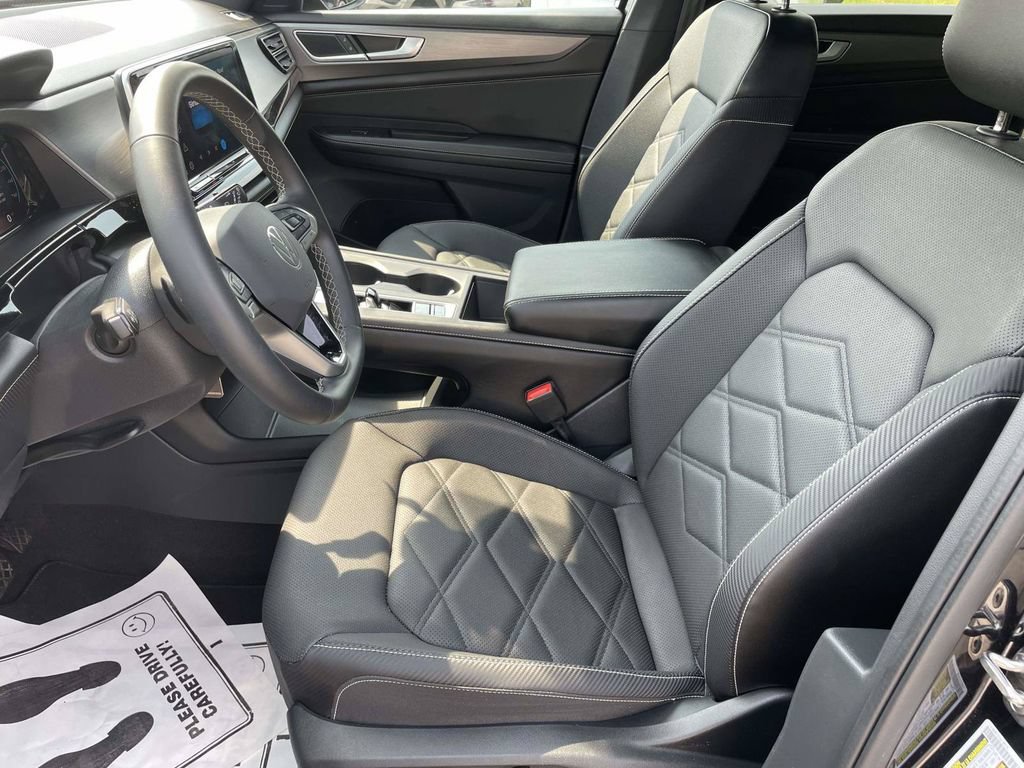 Used 2024 Volkswagen Atlas Cross Sport SE FWD image 13