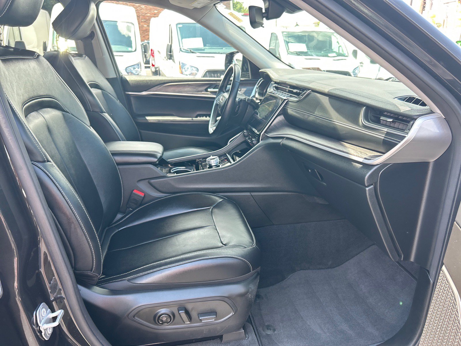 Used 2021 Jeep Grand Cherokee L Limited AWD/4WD image 18