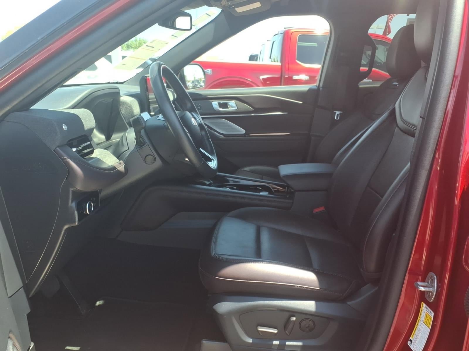 Certified 2025 Ford Explorer Platinum AWD/4WD image 24