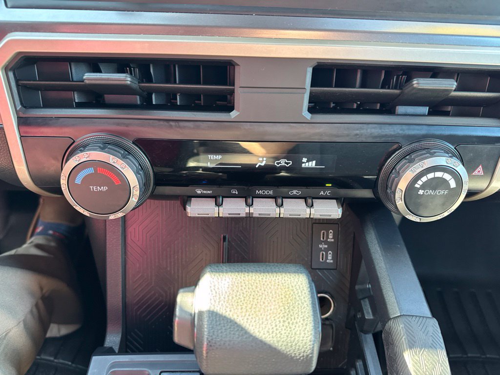 Used 2024 Toyota Tacoma SR5 AWD/4WD image 19