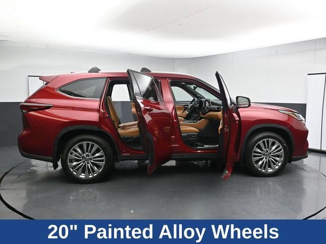 Used 2025 Toyota Highlander Platinum AWD/4WD image 39