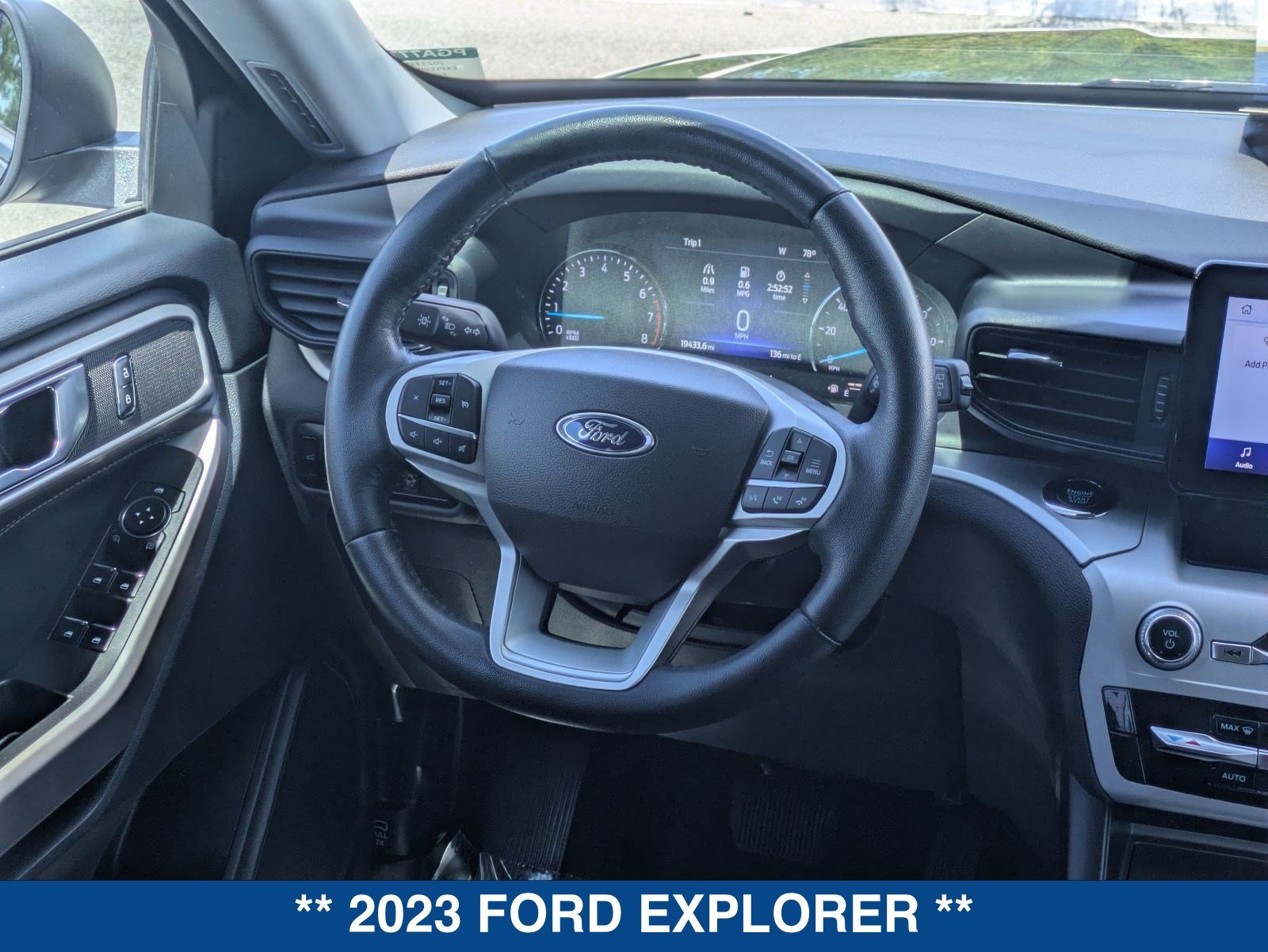 Certified 2023 Ford Explorer XLT RWD image 19