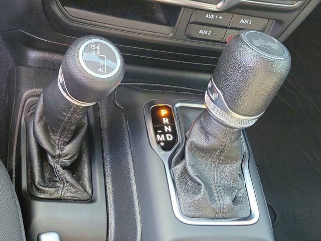 Used 2022 Jeep Wrangler Sport image 23