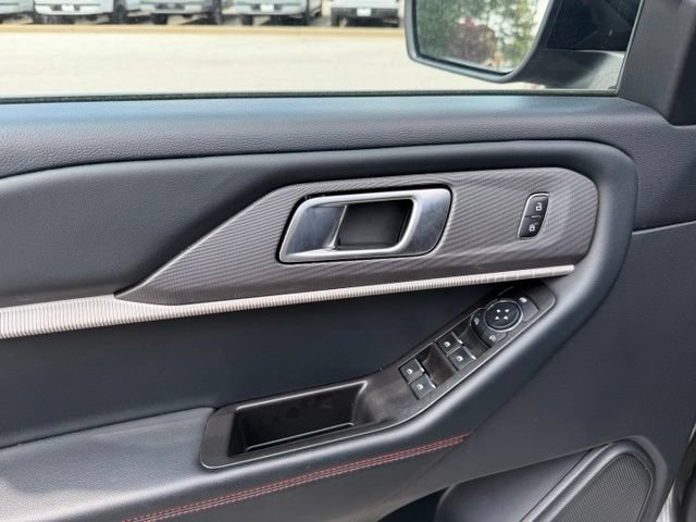 Certified 2025 Ford Explorer ST-Line AWD/4WD image 7