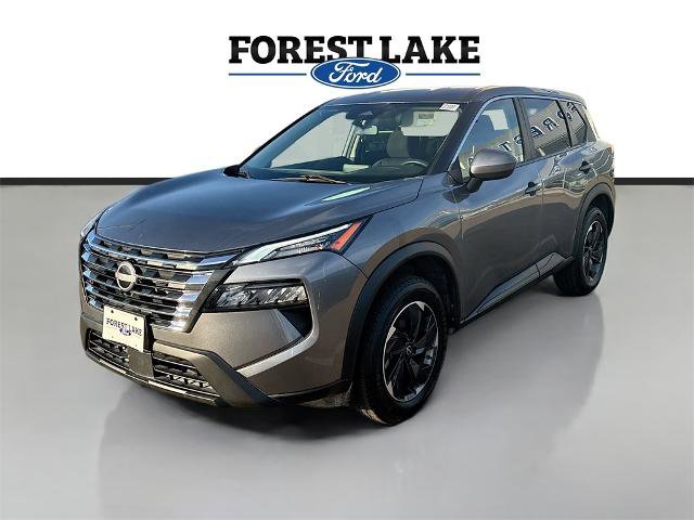 Used 2024 Nissan Rogue SV image 3