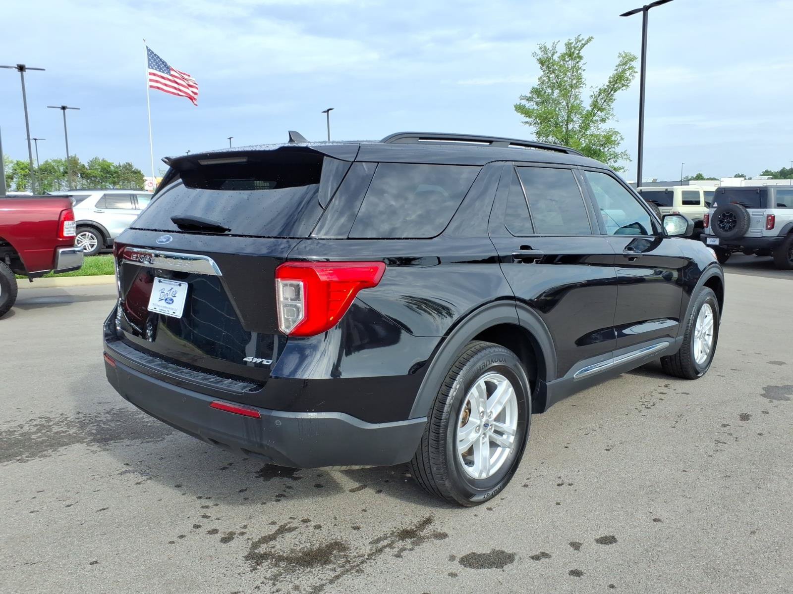 Certified 2023 Ford Explorer XLT AWD/4WD image 3