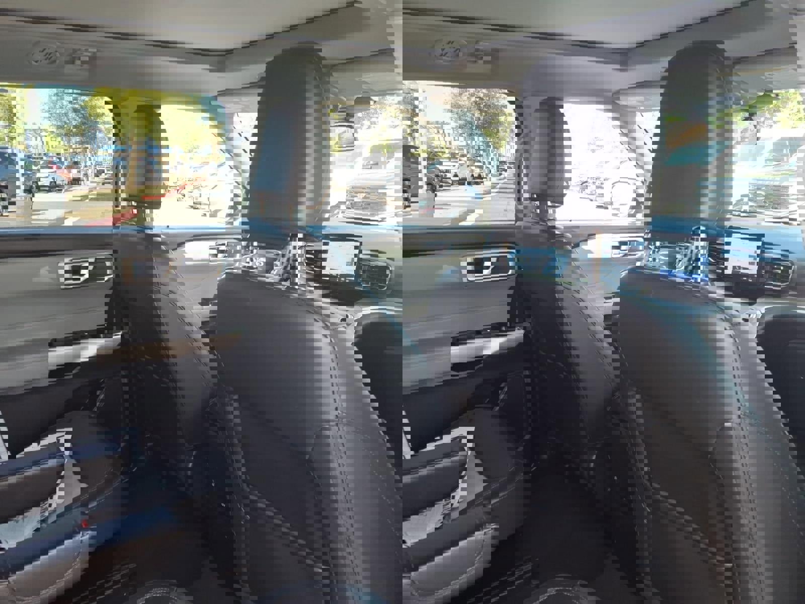 Certified 2022 Ford Explorer XLT w/ Equipment Group 202A image 13