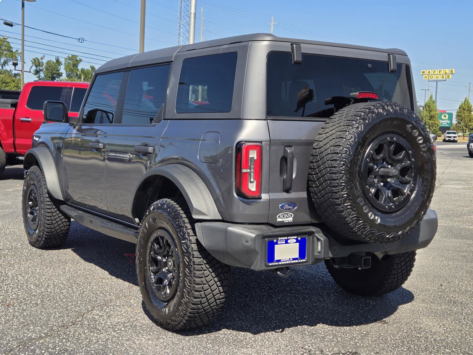 Certified 2022 Ford Bronco Wildtrak AWD/4WD image 12