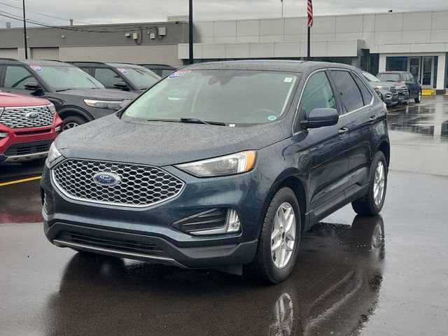 Certified 2023 Ford Edge SEL w/ Convenience Package AWD/4WD image 2