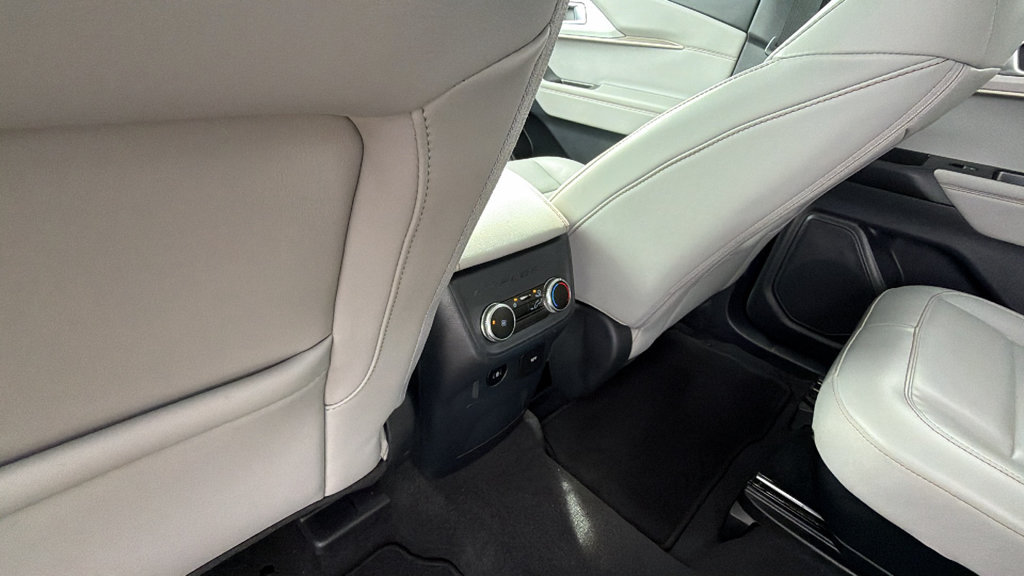 Certified 2025 Ford Explorer Active w/ Active Comfort Package RWD image 26