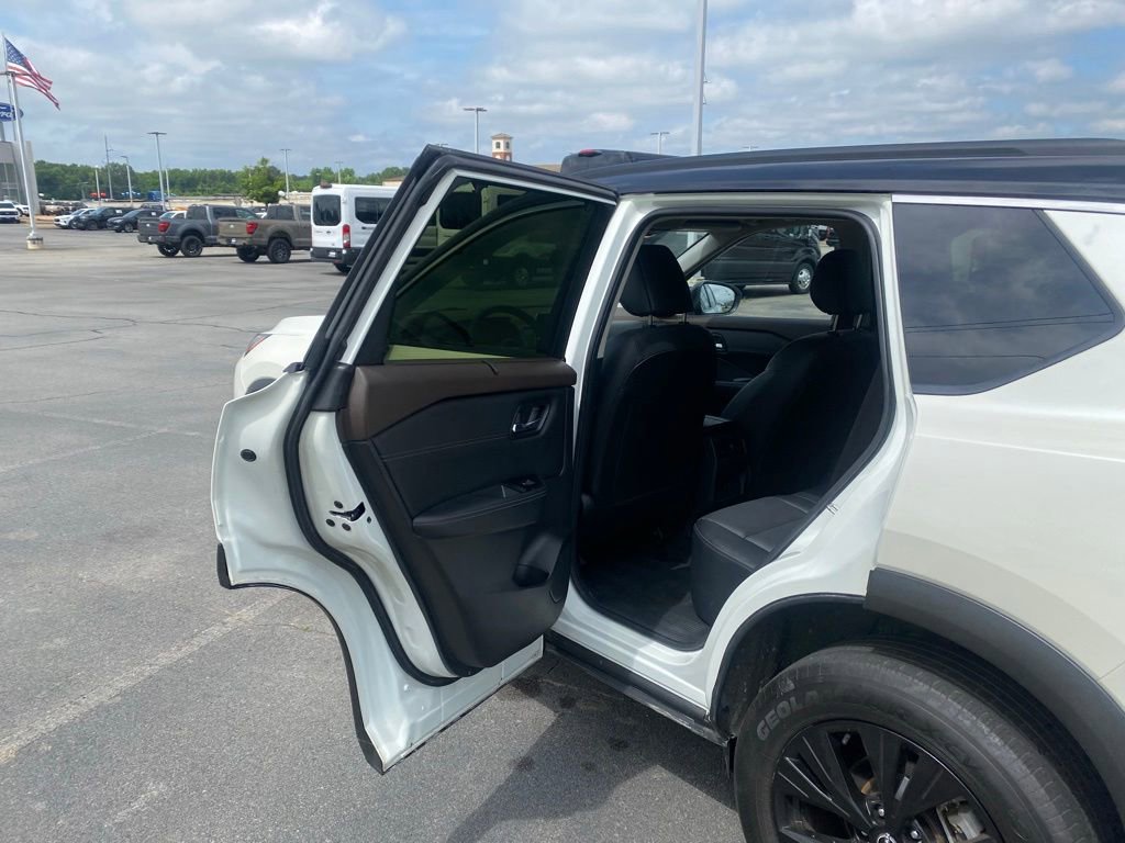 Used 2023 Nissan Rogue SV w/ SV Premium B Package AWD/4WD image 27