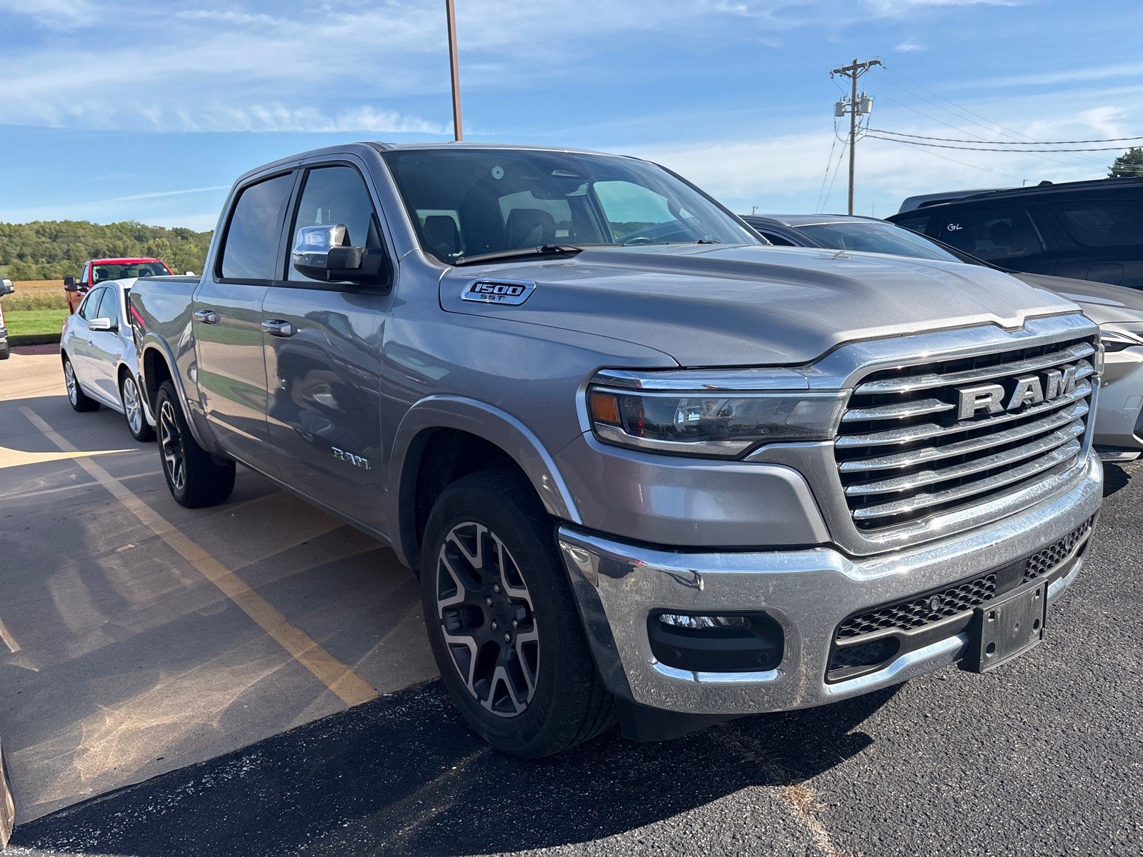 Used 2025 RAM 1500 Laramie AWD/4WD image 3
