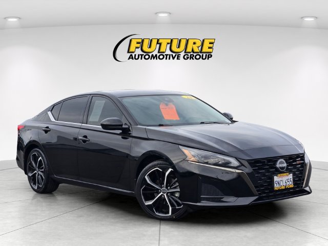 Used 2024 Nissan Altima 2.5 SR w/ SR Premium Package FWD image 1