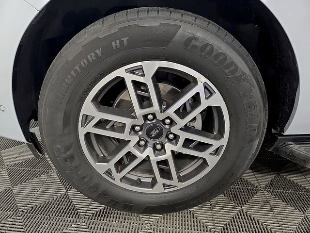 Certified 2025 Ford Expedition Active RWD image 9