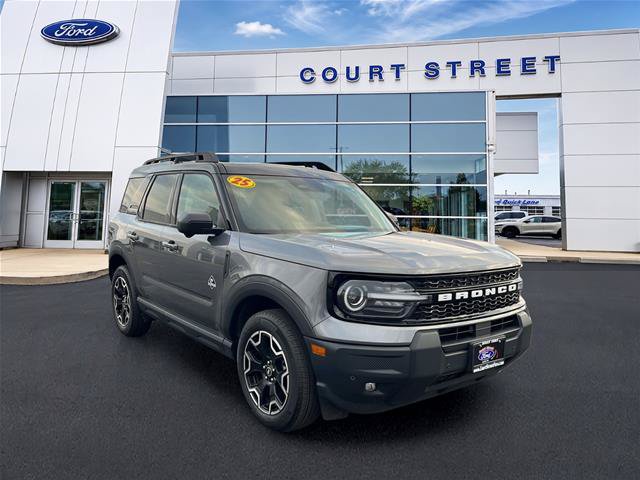 Certified 2025 Ford Bronco Sport Outer Banks w/ Outer Banks Tech Package+ AWD/4WD image 3