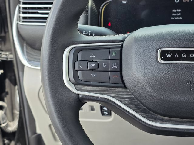 Used 2022 Jeep Wagoneer Series III AWD/4WD image 26