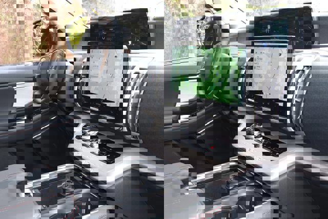 Certified 2025 Ford Expedition Active image 10