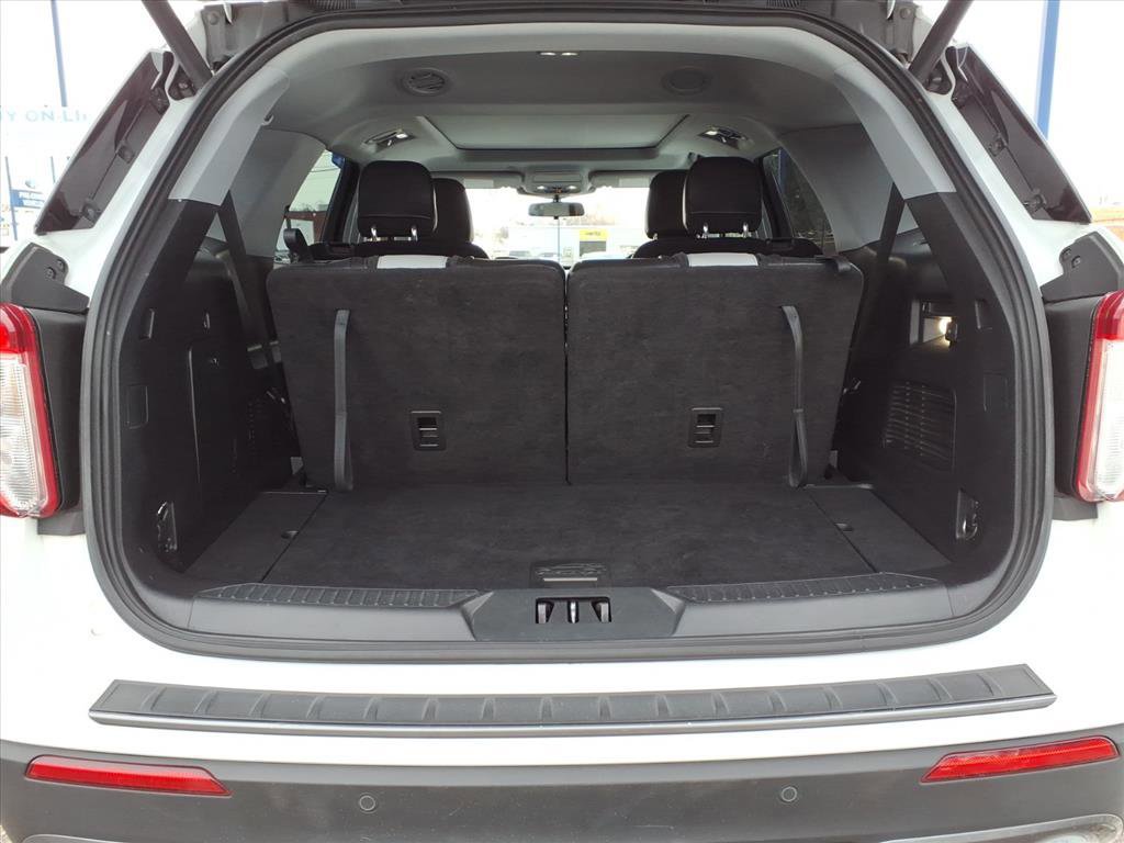 Certified 2021 Ford Explorer XLT w/ Equipment Group 202A image 10