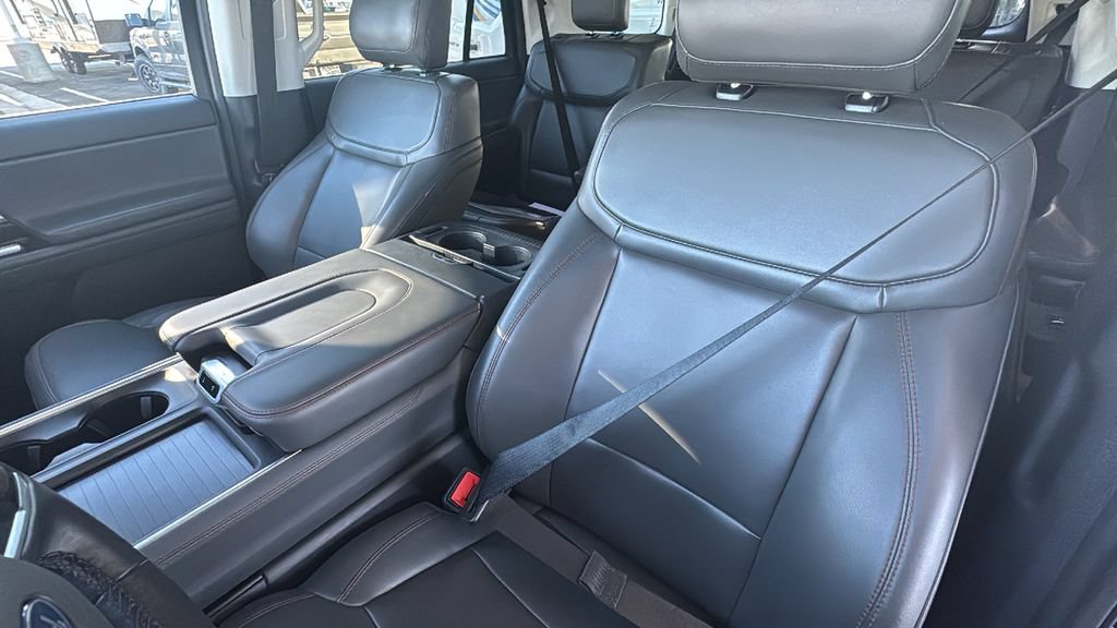 Certified 2025 Ford Expedition Active AWD/4WD image 22